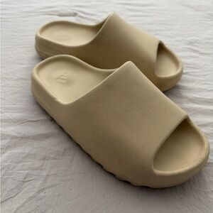 Adidas Yeezy Sandals beige